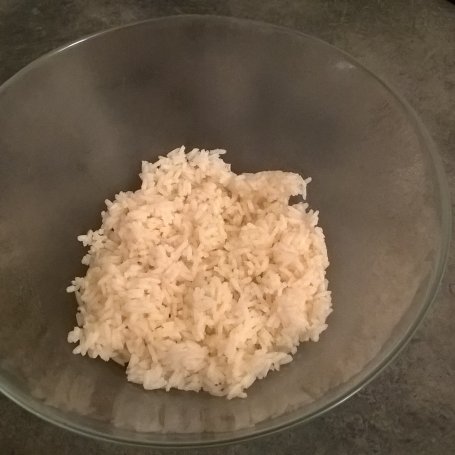 Krok 1 - Sałatka z ryżem, serem i roszponką foto