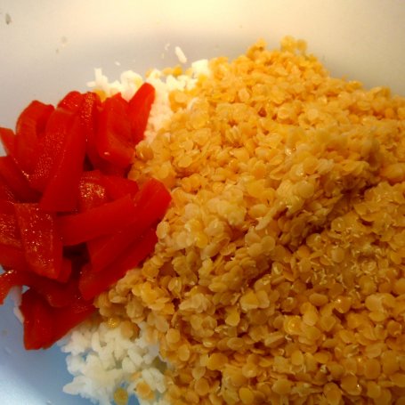 Krok 3 - Sałatka z ryżu i czerwonej soczewicy foto