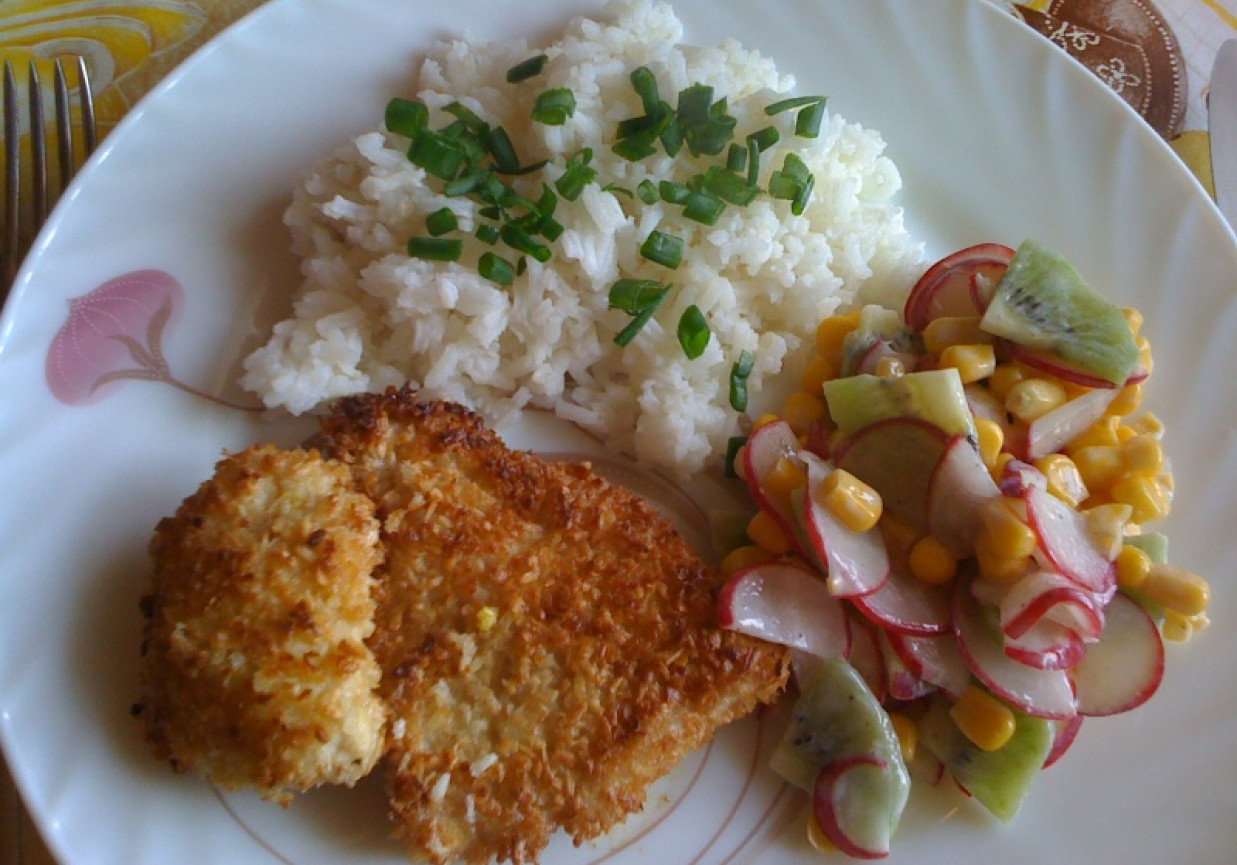 Sałatka z rzodkiewką i kiwi - obiadowa foto