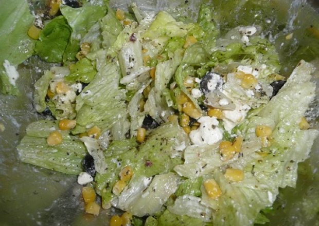 Fotografia przedstawiająca salatka z salaty lodowej