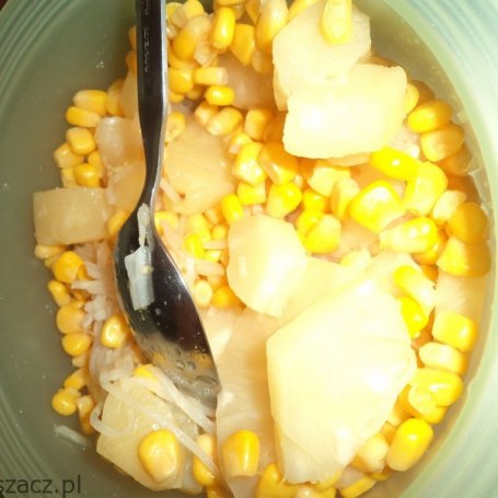 Krok 2 - sałatka z selera, ananasa i kukurydzy foto