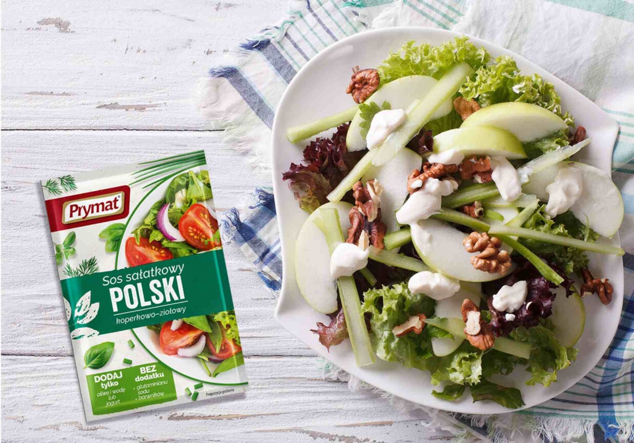 Sałatka z selera naciowego z jabłkiem foto