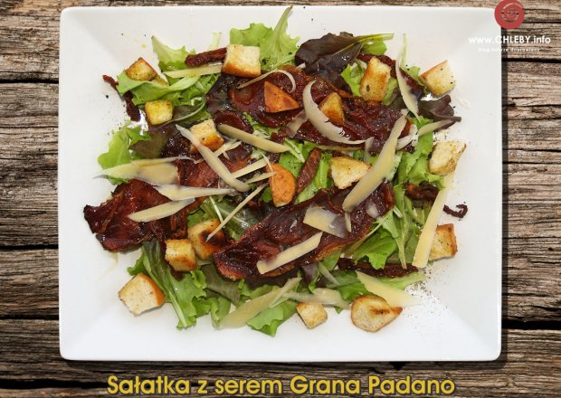 Fotografia przedstawiająca Sałatka z serem Grana Padano