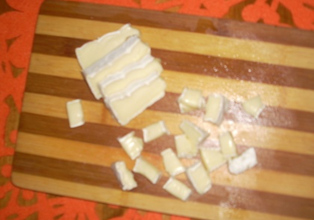 sałatka z serem pleśniowym foto