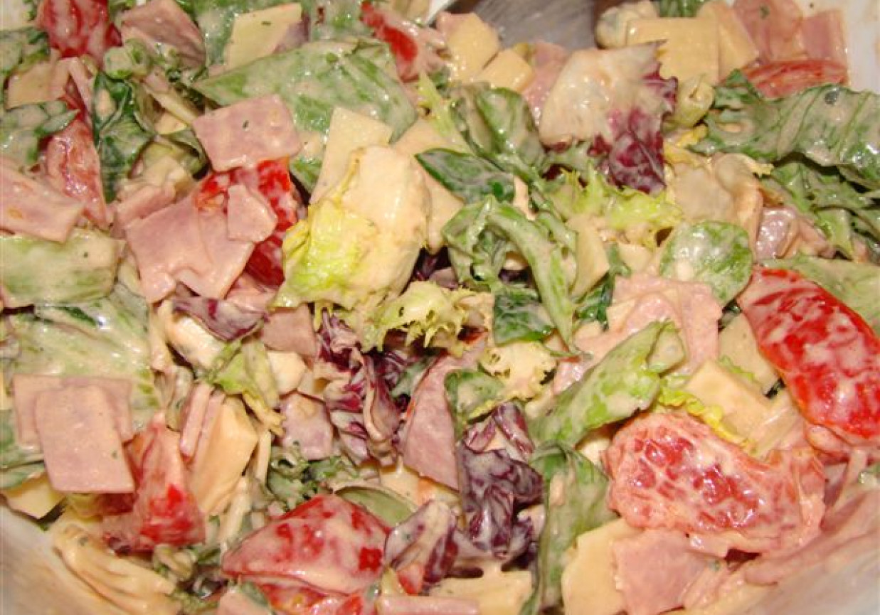 sałatka z serem pleśniowym foto