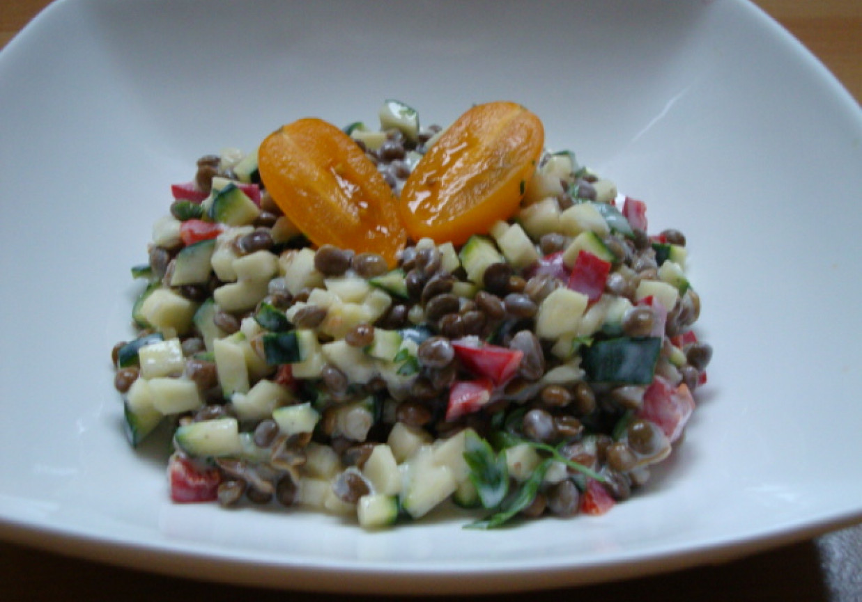 Sałatka z soczewicy i cukinii foto