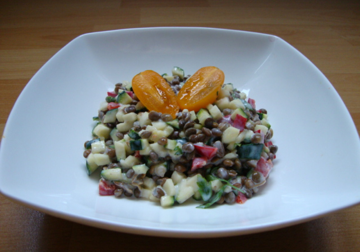 Sałatka z soczewicy i cukinii foto