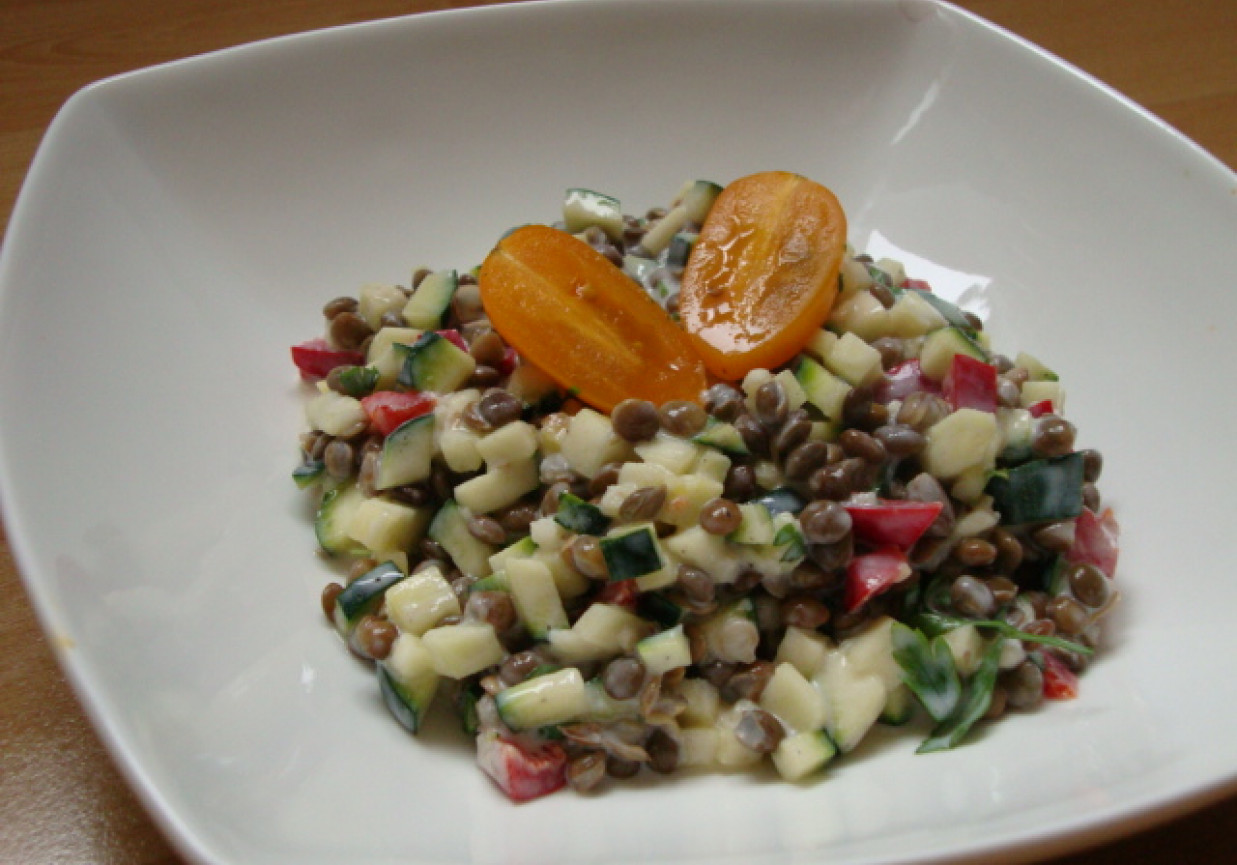 Sałatka z soczewicy i cukinii foto