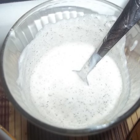 Krok 4 - Sałatka z sosem jogurtowym foto