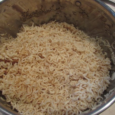 Krok 1 - Sałatka z surimi foto