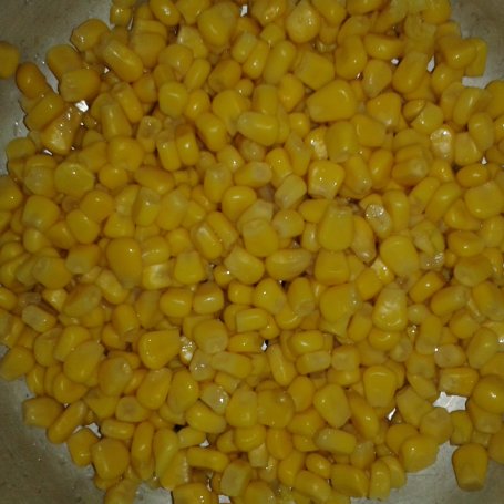 Krok 2 - Sałatka z surimi foto