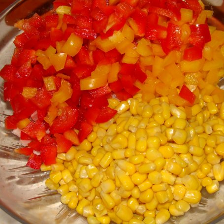 Krok 2 - Sałatka z makaronem i szynką wędzoną foto