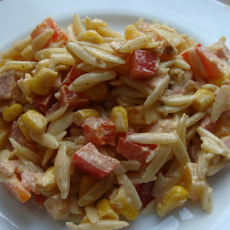 Krok 5 - Sałatka z makaronem i szynką wędzoną foto