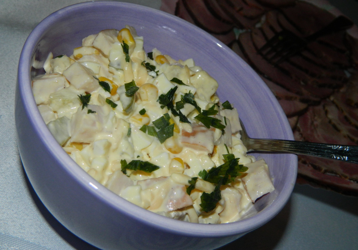 Sałatka Z żółtym Serem I Ananasem I Szynką www.doradcasmaku.pl