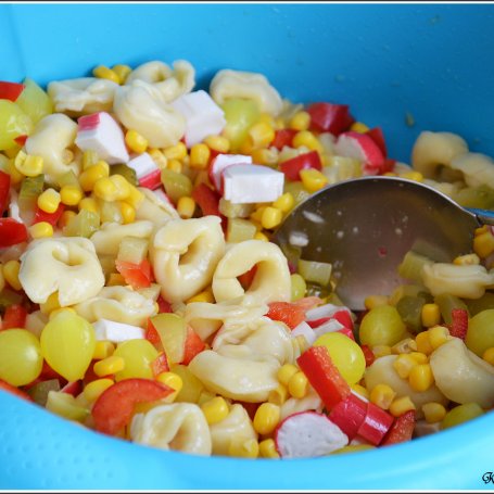 Krok 2 - SAŁATKA Z TORTELLINI I PALUSZKAMI KRABOWYMI foto