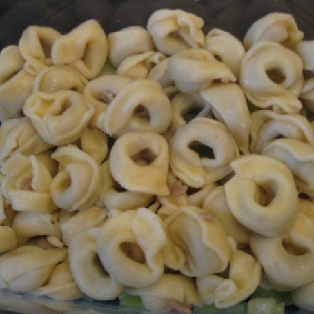 Krok 1 - Sałatka z tortellini i sosem tzatziki Prymat foto