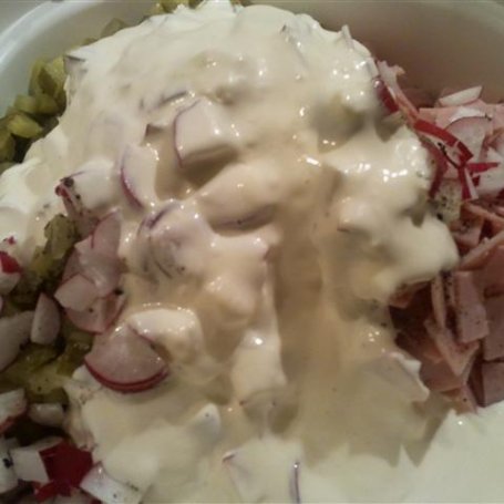Krok 8 - Sałatka z tortellini,  szynką i papryką foto