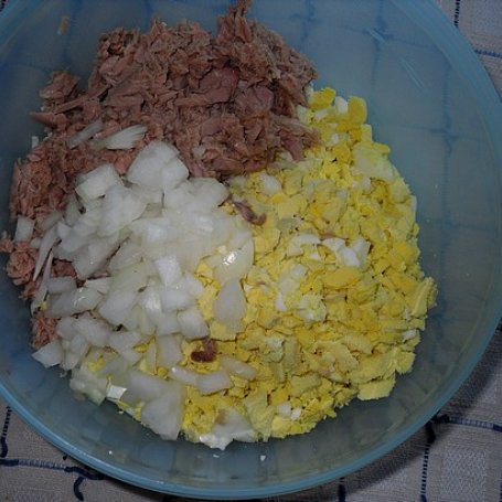 Krok 3 - Sałatka z tuńczyka i gotowanej kukurydzy foto
