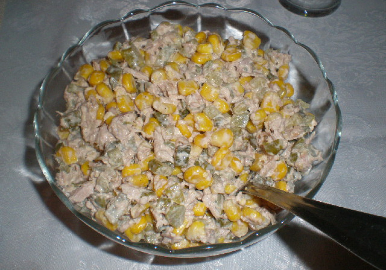 Sałatka z tuńczyka foto