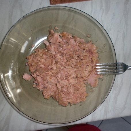 Krok 1 - Salatka z tuńczykiem foto