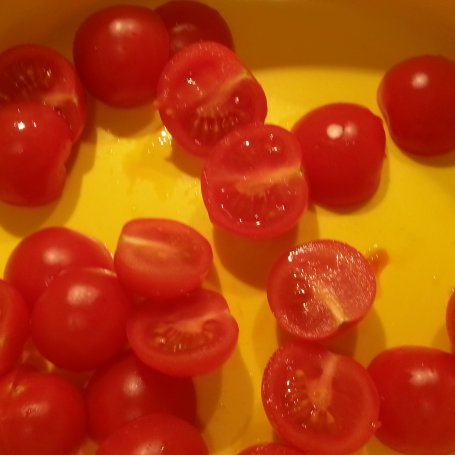 Krok 1 - Sałatka z warzyw i sosem winegret foto