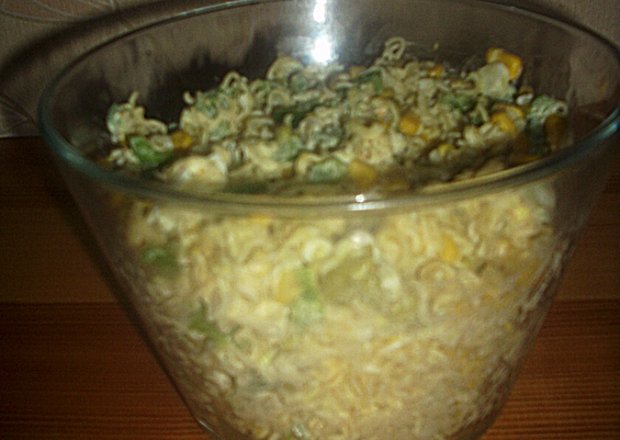 Fotografia przedstawiająca Sałatka z zupek chińskich po mojemu.