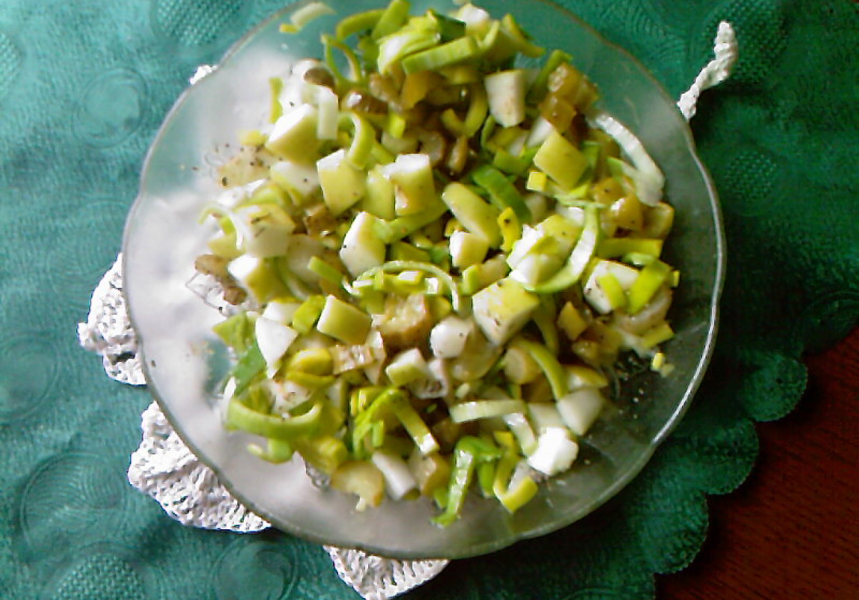 Salatka zielona na pierwszy dzien wiosny foto