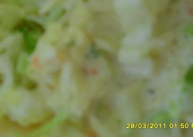 Fotografia przedstawiająca Sałatka zielona ze śmietaną