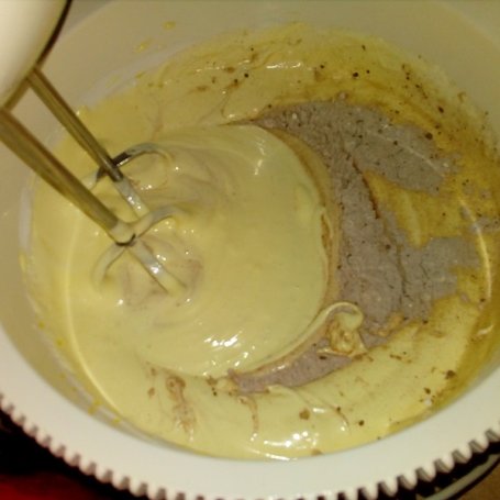 Krok 5 - Salceson- Czekoladowe ciasto z jabłkiem foto