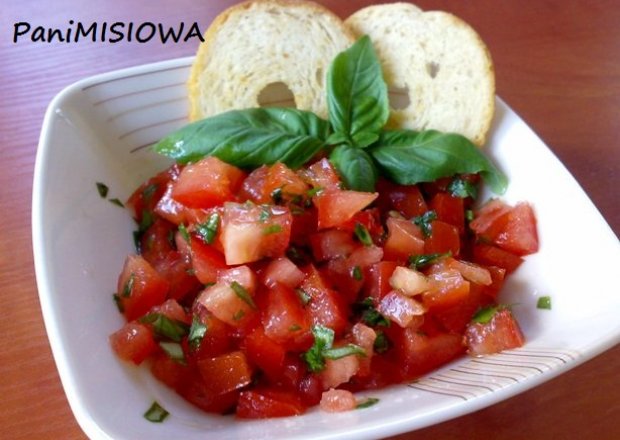 Fotografia przedstawiająca Salsa pomidorowa do nachos