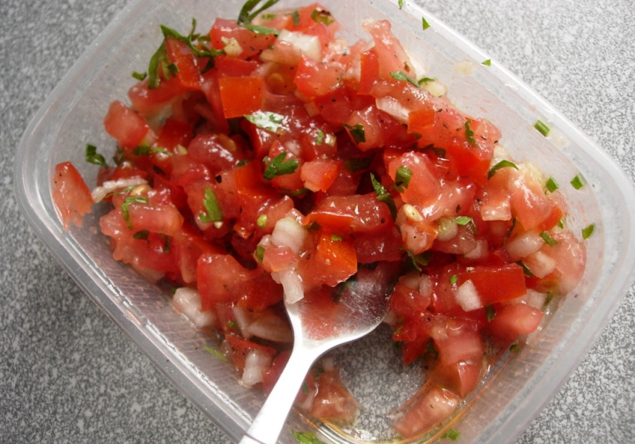 Salsa pomidorowa do pieczonych ziemniaków foto