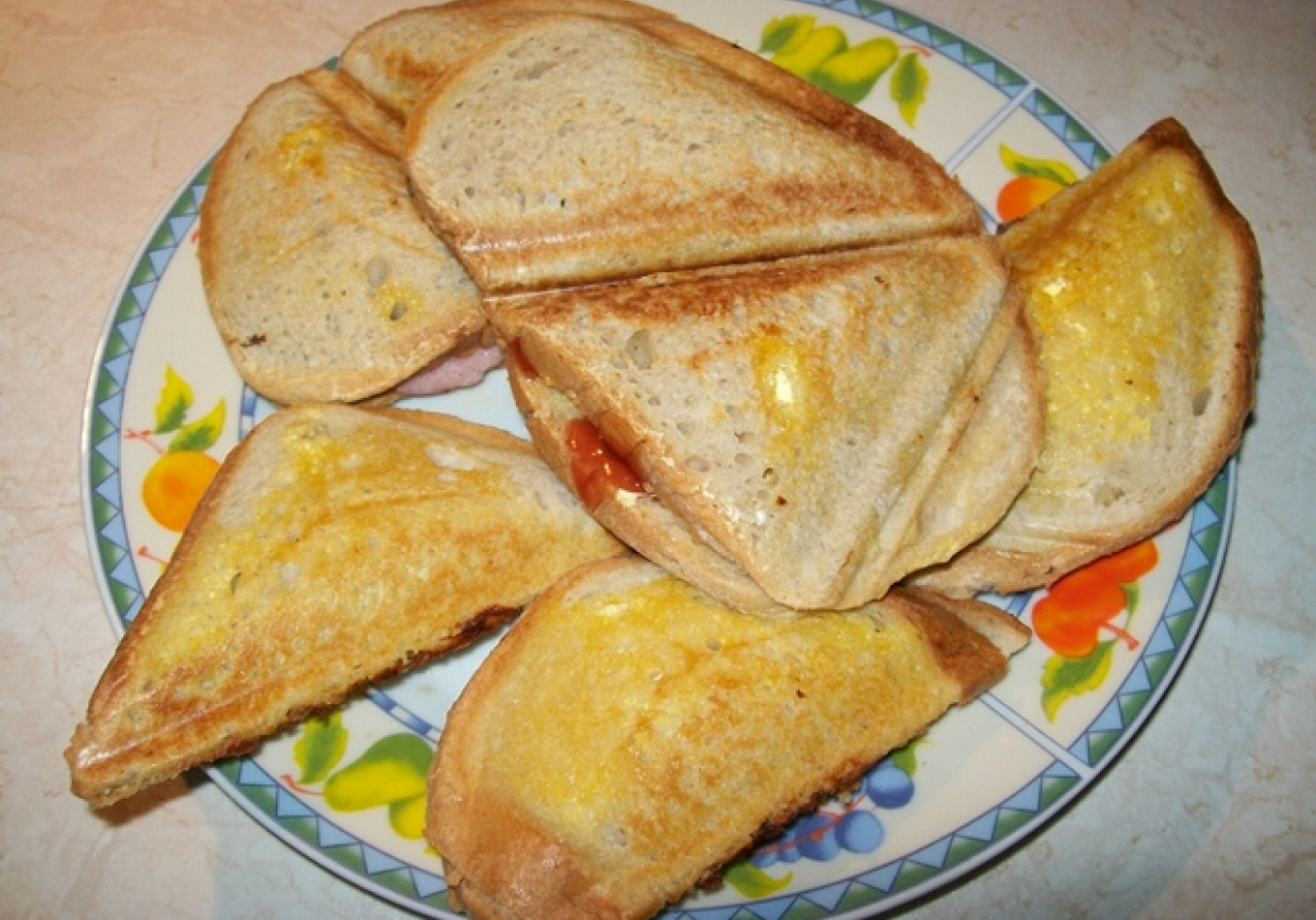 Sandwiche z szynką i keczupem foto