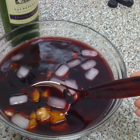 Krok 2 - Sangria - hiszpański napój na czerwonym winie foto
