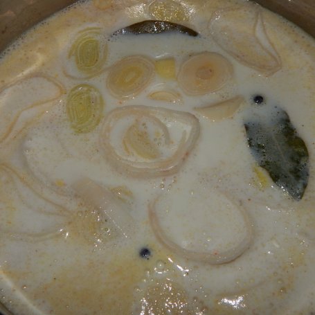 Krok 4 - Schab gotowany w aromatycznym mleku foto