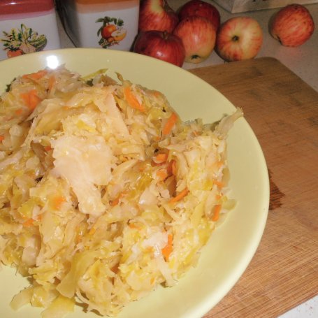 Krok 3 - Schab w aromatycznej kiszonej kapuście foto