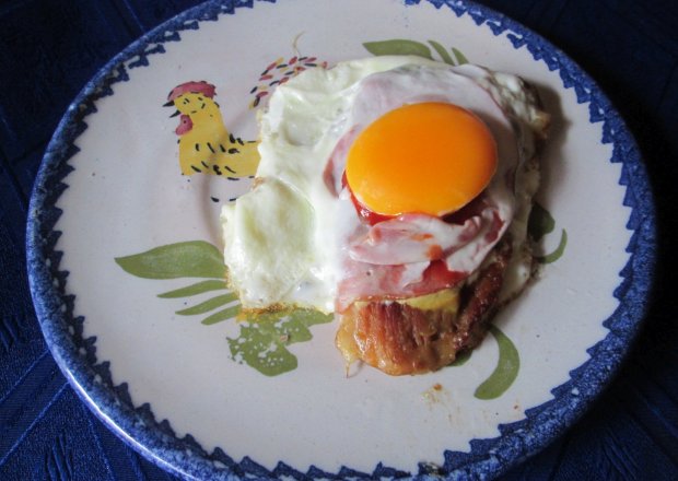 Fotografia przedstawiająca Schab w musztardzie z jajkiem