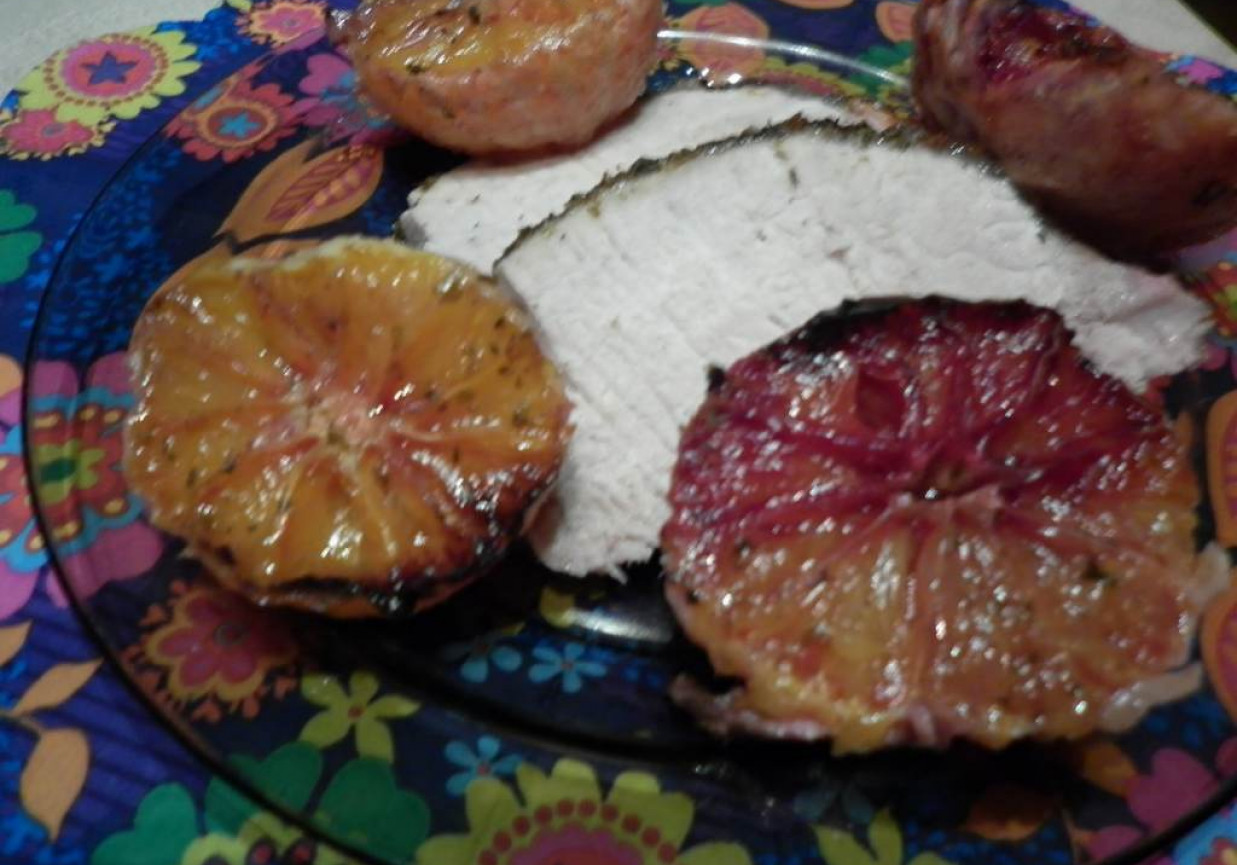 Schab w pomarańczach sycylijskich z melasą. foto