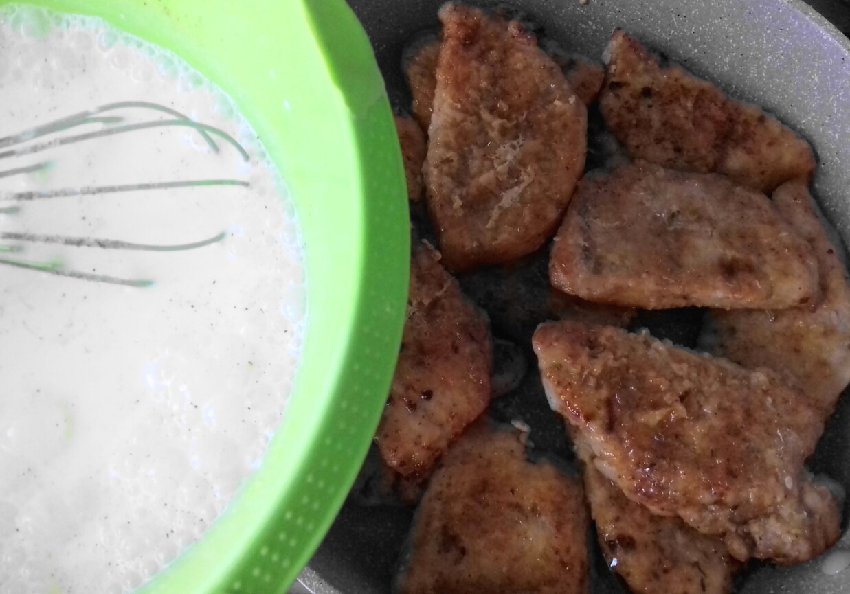 Schab w sosie śmietanowo-czosnkowym foto