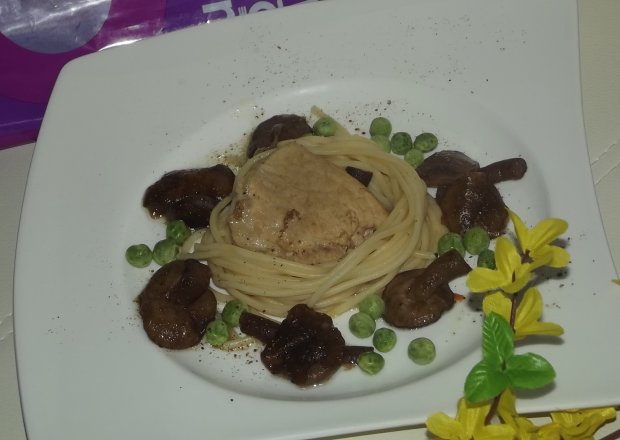 Fotografia przedstawiająca Schab w spaghetti z borowikami