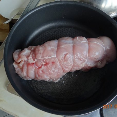 Krok 5 - Schab z morelami i serem brie foto