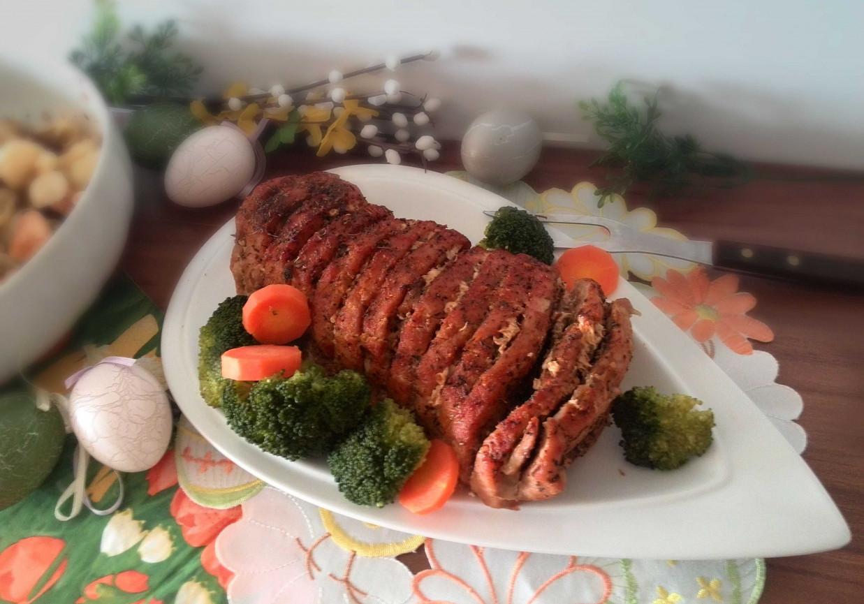 Schab z pieczarkami i czerwoną czubrycą foto