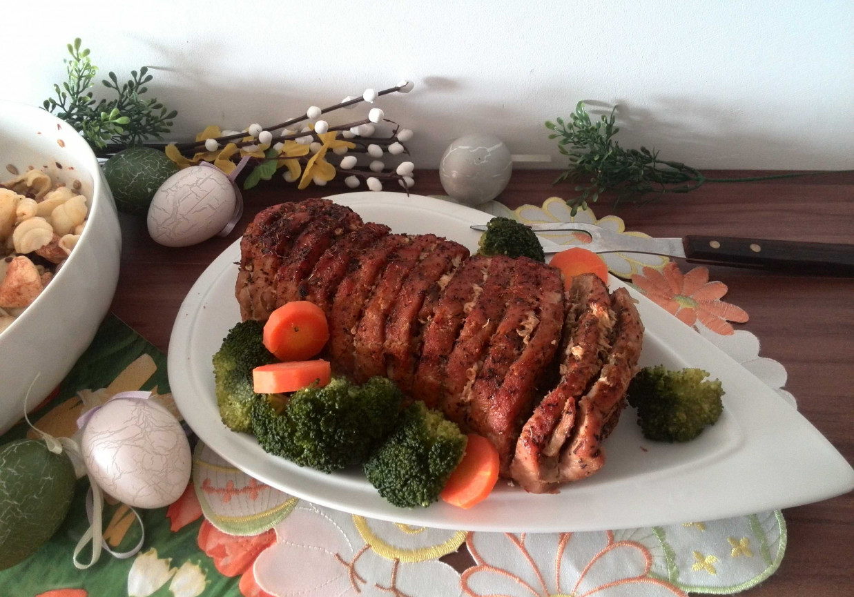 Schab z pieczarkami i czerwoną czubrycą foto