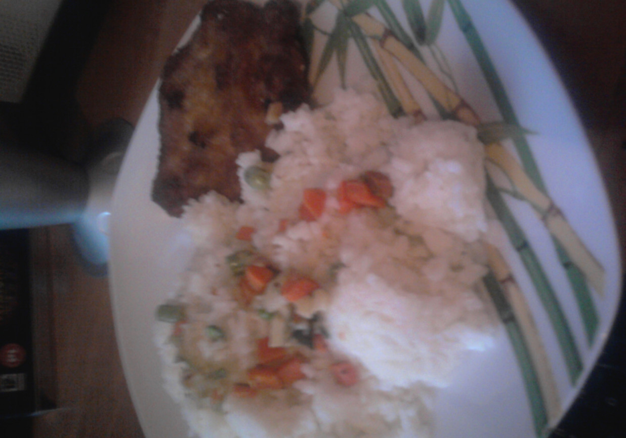 Schab z ryżem i warzywami foto