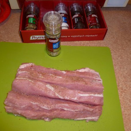 Krok 2 - Schab z suszonymi pomidorami i pestkami dyni z rękawa foto