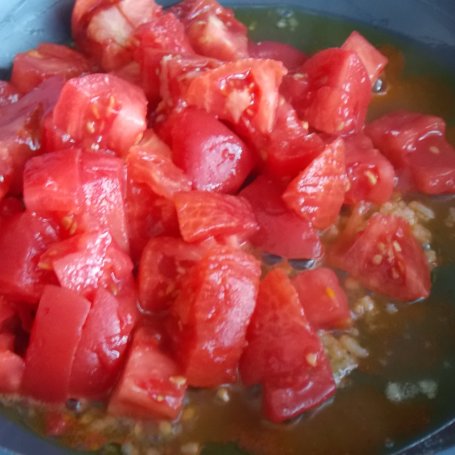 Krok 5 - Schabowe roladki z dynią w sosie pomidorowym foto