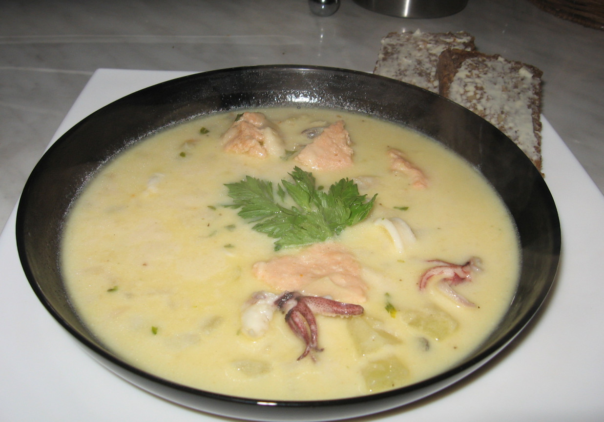 Seafood Chowder zupa owoce morza DoradcaSmaku.pl