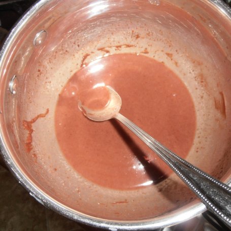 Krok 3 - Semifreddo porzeczkowo-kokosowe z polewą owocowo-czekoladową foto