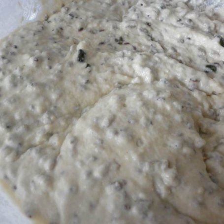 Krok 9 - Semolinowy chlebek na kwaśnym kozim mleku. foto