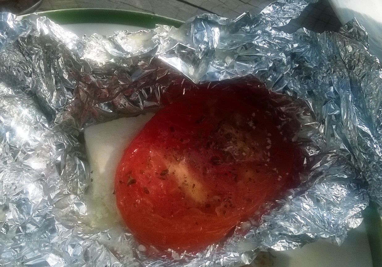 Ser "feta" z pomidorem z GRILA  foto