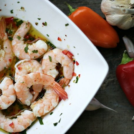 Krok 2 - Ser halloumi z krewetkami, mango i mleczkiem kokosowym foto